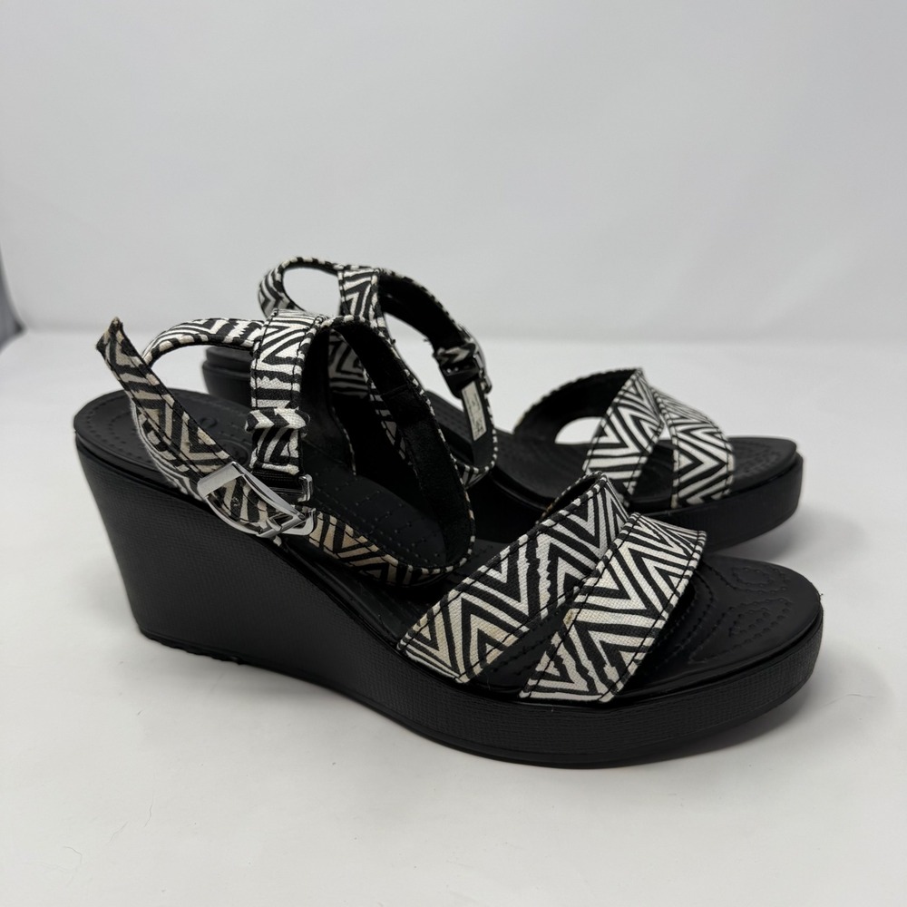 Crocs Leigh Wedge Sandals Black White‎ Geometric Chevron Strappy 15313 Womens 10
